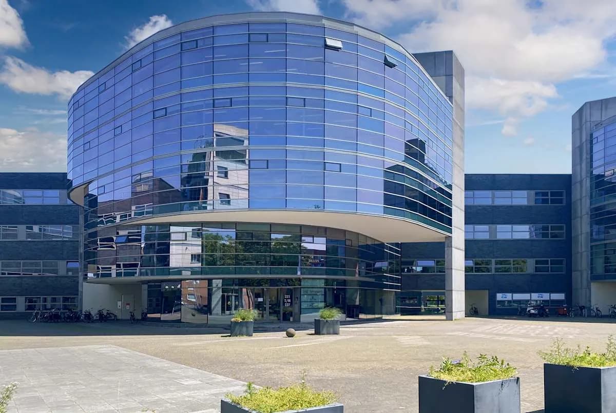 Office space for rent: Avenue Ceramique 221, Maastricht