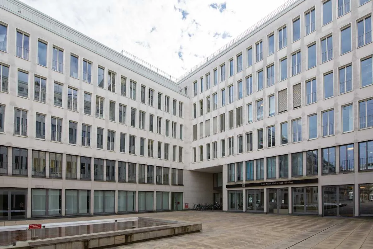 Bürofläche zu vermieten: Nymphenburger Strasse 4, München