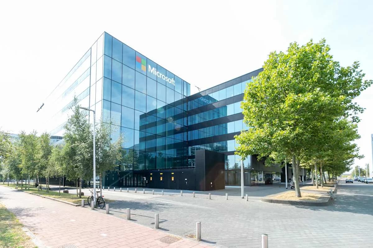 Office space for rent: Evert van de Beekstraat 354, Amsterdam - Foto 1