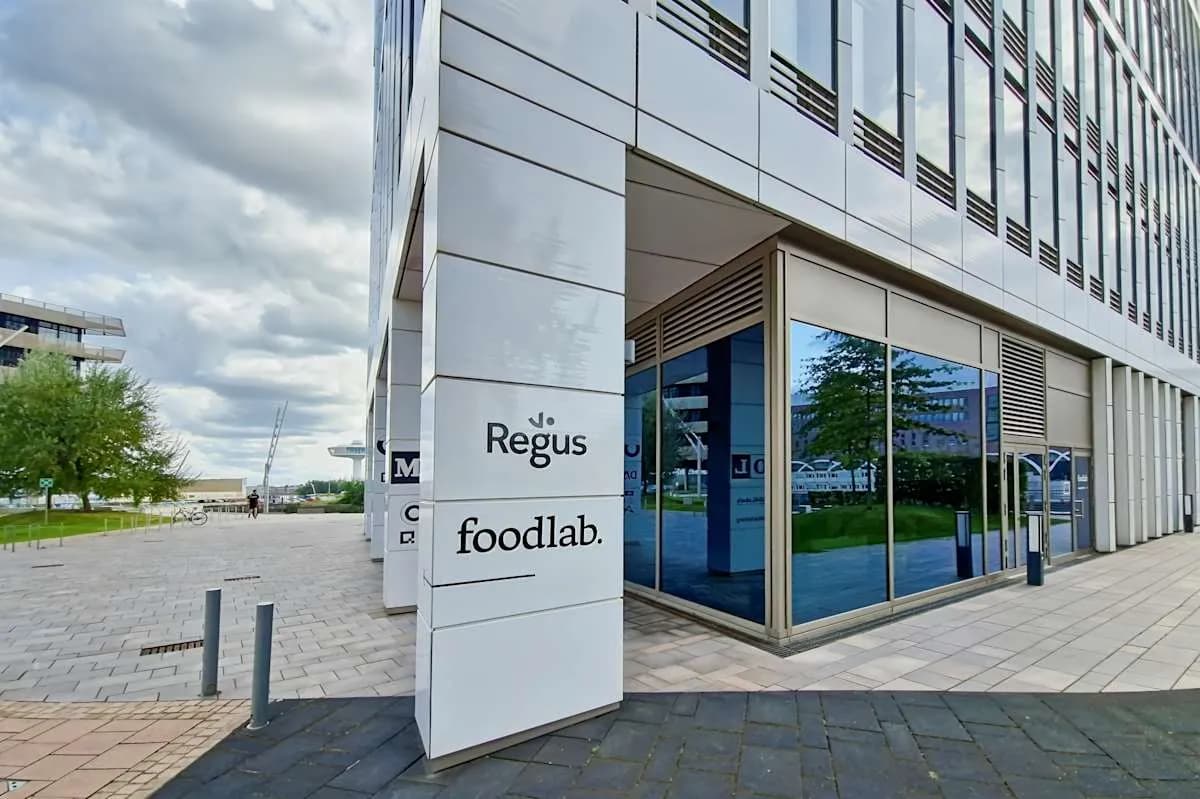 Bürofläche zu vermieten: Ueberseeallee 10, Hamburg