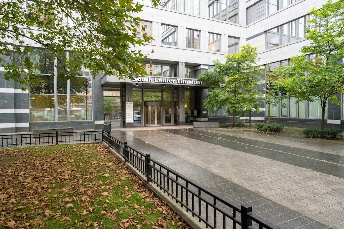 Office space for rent: Place Marcel Broodthaers 8, Brussels