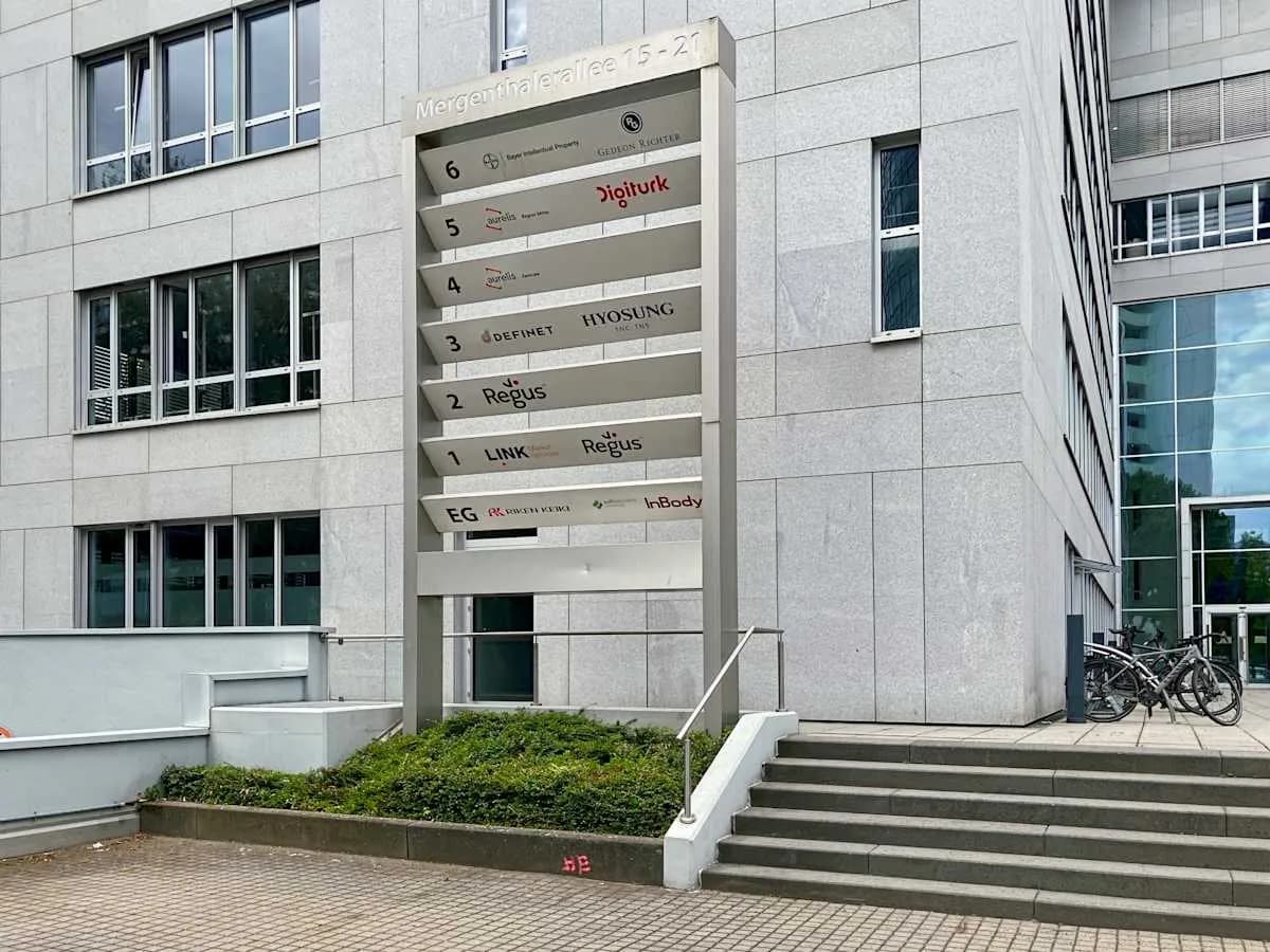 Office space for rent: Mergenthaler Allee 15-21, Eschborn