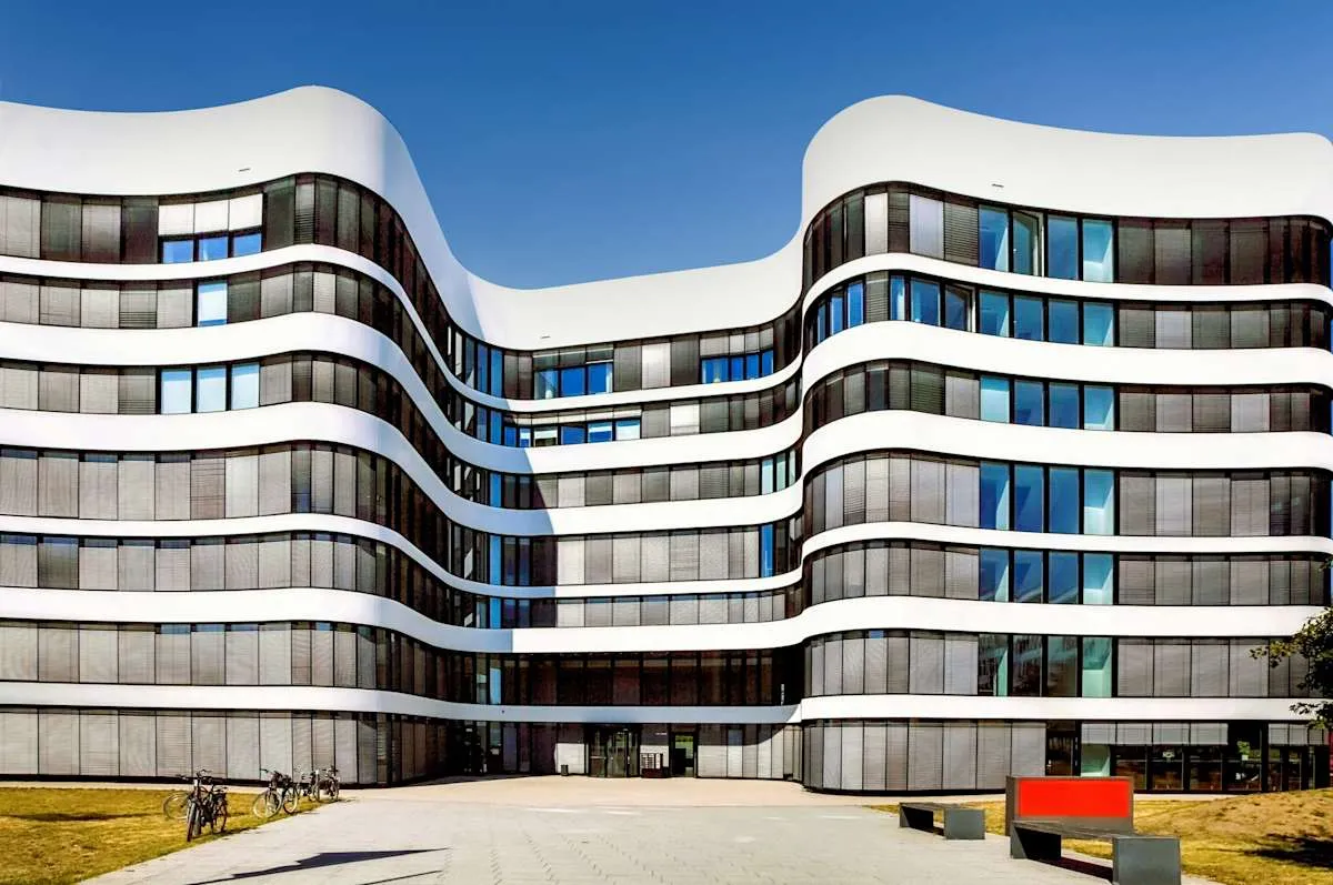 Office space for rent: Peter-Mueller-Strasse 3, Düsseldorf