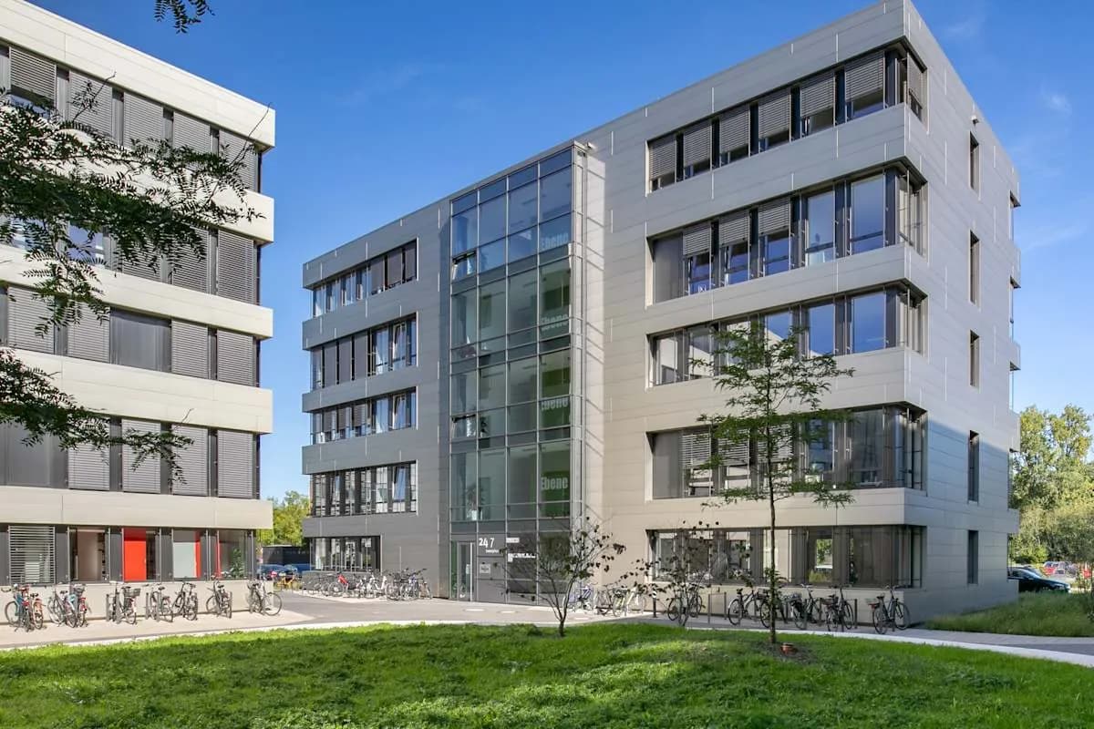 Office space for rent: Karl-Ferdinand-Braun-Strasse 5, Bremen