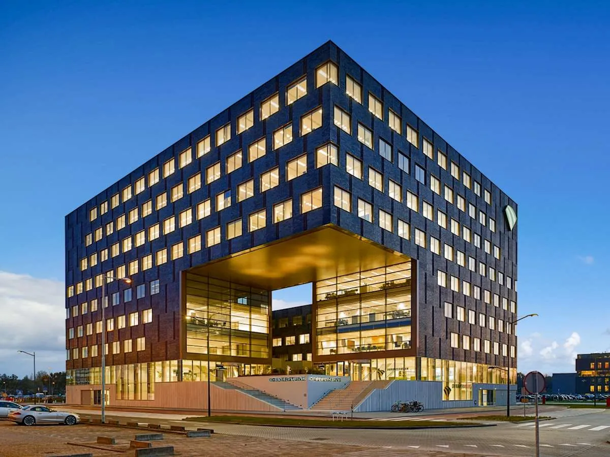 Office space for rent: Rotterdam Airportplein 22, Rotterdam