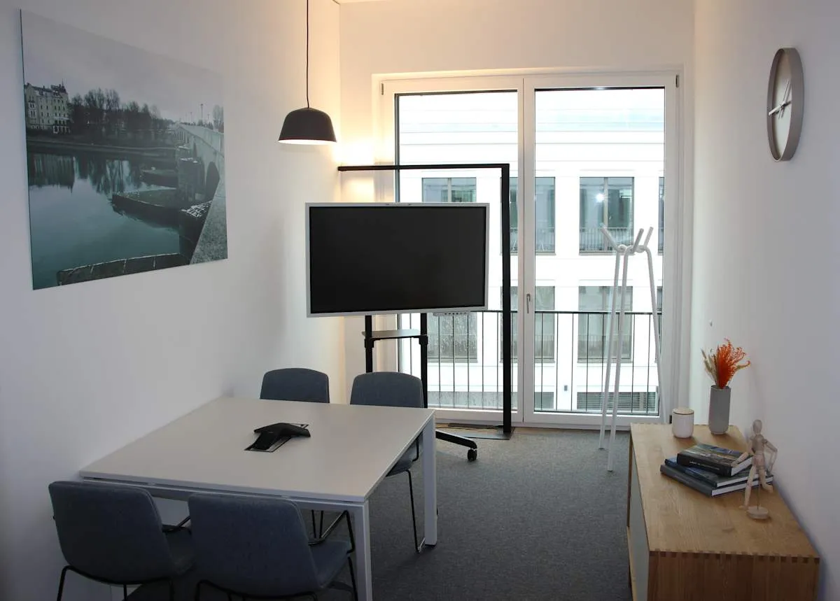Office space for rent: Johanna-Kinkel-Strasse 1-2, Regensburg