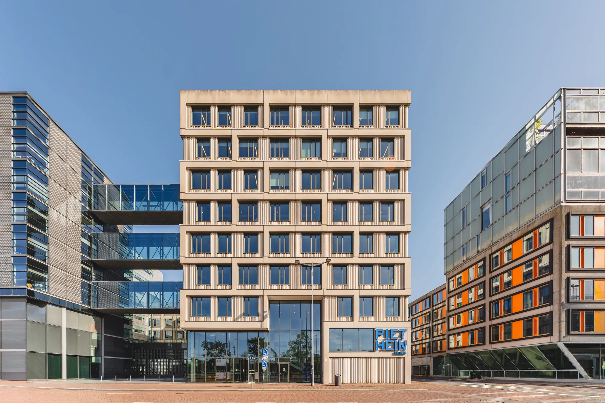 Office space for rent: Piet Heinkade 81-99, Amsterdam - Foto 1
